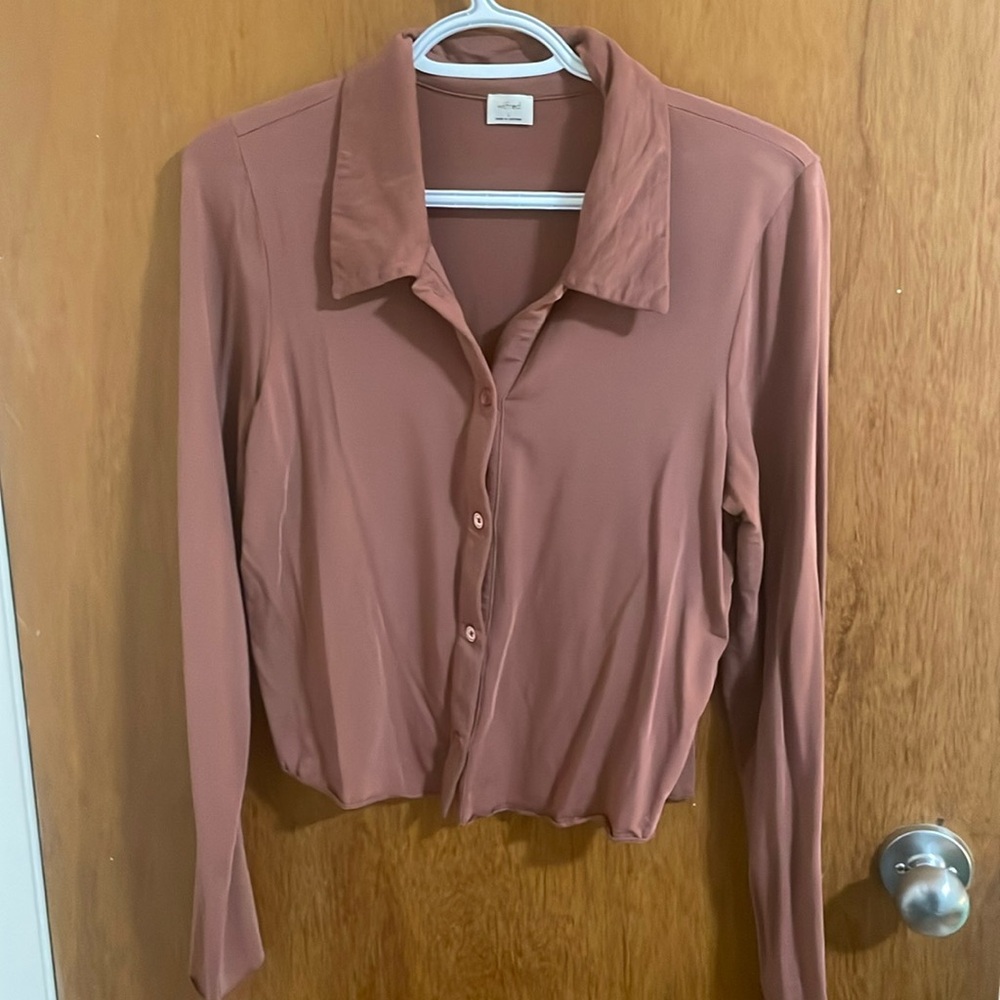Aritzia Long Sleeve Button-Up Top in Rose